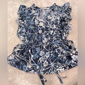 Excellent condition.  Marie Oliver cinch tie waist top.   Size Large